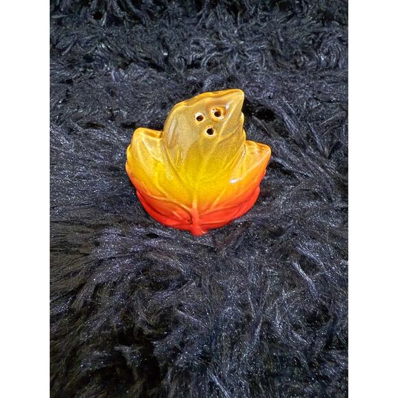 Ceramic Maple Leaf Matching Salt & Pepper Shaker Ceramic Condiment Shaker - Picture 8 of 14